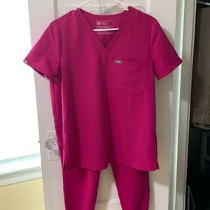 Figs Technical Collection Scrub set - small top, medium pants